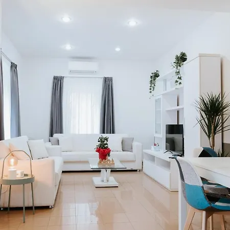 Bruno Domus Trastevere